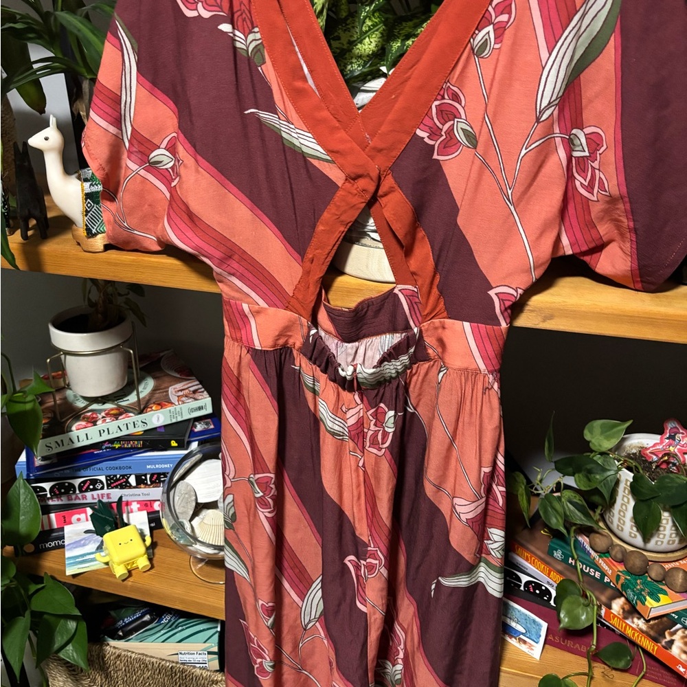 Novella Royale Helena Floral V-Neck Cut Out Maxi Dress | Small - Picture 3 of 3